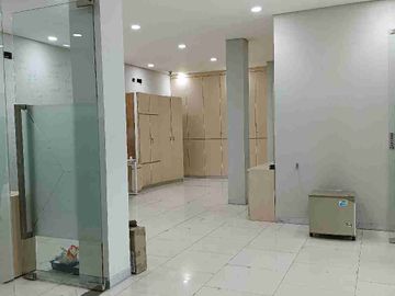 DISEWAKAN: Gedung Komersial 3 Lantai di Pusat Kota Pamulang