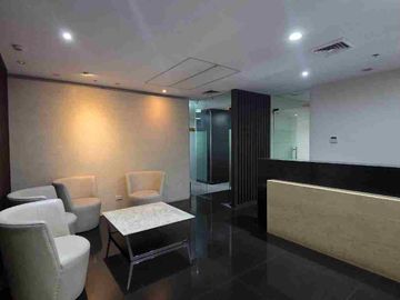Fitted Office in One Global Place, BGC, Taguig City – 320 sqm, Prime CBD Location
