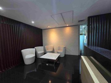 Fitted Office in One Global Place, BGC, Taguig City – 320 sqm, Prime CBD Location