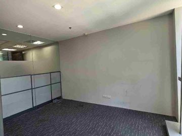 Fitted Office in One Global Place, BGC, Taguig City – 320 sqm, Prime CBD Location