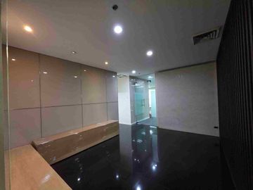 Fitted Office in One Global Place, BGC, Taguig City – 320 sqm, Prime CBD Location