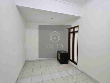 Di Jual / Di Sewakan Rumah di Kavling DKI Pondok Kelapa Jakarta Timur
