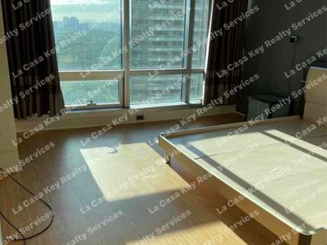 For Lease/Rent Two (2) Bedroom with maids room and Parking “ facing golf course” _ One Mckinley Place