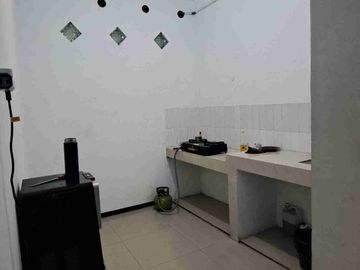 Kost Eksklusif 2 Lantai Aktif 56 Kt & km luar serta dalam Lokasi Strategis Tengah Kota Semarang