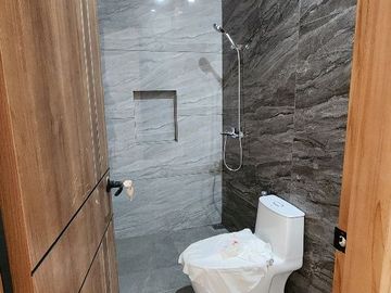 Rumah split level modern design di lokasi strategis The Eminent BSD City