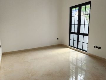 Rumah split level modern design di lokasi strategis The Eminent BSD City