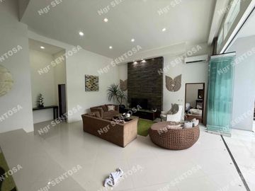 LUXURY VILLA JIMBARAN PANTAI BALANGAN BALI