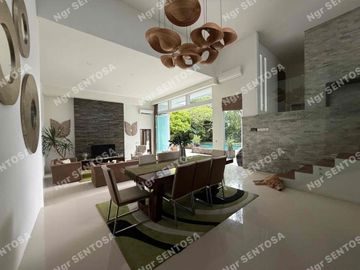 LUXURY VILLA JIMBARAN PANTAI BALANGAN BALI