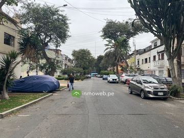 Departamento con la amplitud de una casa con potencial de una inversión en Lince