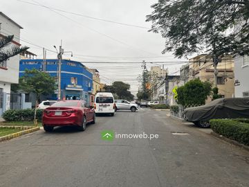 Departamento con la amplitud de una casa con potencial de una inversión en Lince