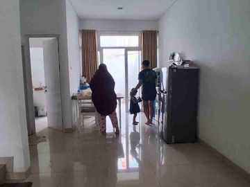 Dijual rumah bagus 2 lantai Cisaranteun arcamanik