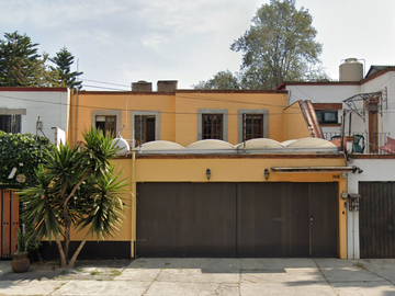 Casa en excelente ubicación, Coyoacán CDMX.