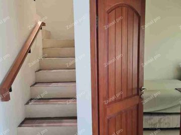 RUMAH LUBANG BUAYA JAKARTA TIMUR