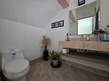 CASA AMUEBLADA EN RENTA LOMBARÍA RESIDENCIAL, LEÓN, GUANAJUATO
