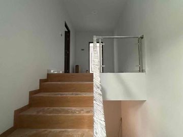 DIJUAL RUMAH CANTIK BEVERLY GREEN 2 LANTAI SIAP HUNI