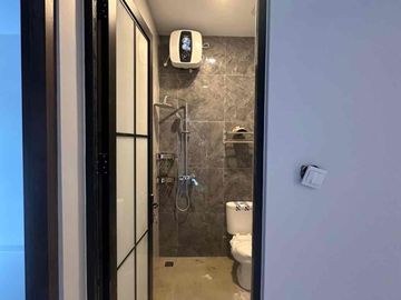 DIJUAL RUMAH CANTIK BEVERLY GREEN 2 LANTAI SIAP HUNI