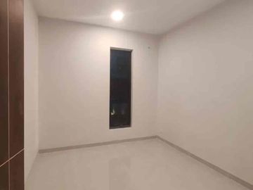 DIJUAL RUMAH CANTIK BEVERLY GREEN 2 LANTAI SIAP HUNI