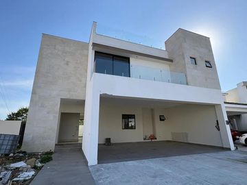 Remate Bancario - Casa en Venta en La Joya Privada