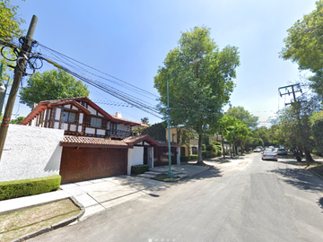 VENTA DE CASA EN LOMAS DE CHAPULTEPEC, MIGUEL HIDALGO / CDMX
