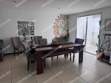 CASA VENTA Por periférico y explanada Momoxpan san Pedro Cholula Puebla