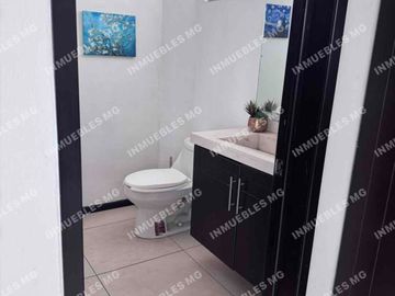 CASA VENTA Por periférico y explanada Momoxpan san Pedro Cholula Puebla