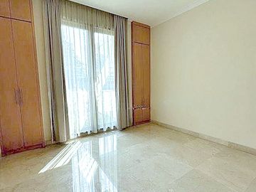 Disewakan Rumah 5 KT di Area Kemang Jakarta Selatan | Std561