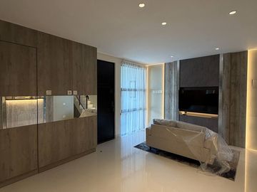BEST DEAL - Rumah Pakuwon City cluster Grand Island Suvadiva Furnished Interior