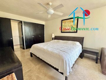 Departamento con 3 recámaras y terraza con vista al mar