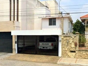 CASA EN TAMAULIPAS, SUPER AMPLIA, ACABADOS DE LUJO, CUENTA CON TODOS LOS SERVICIOS Y AMENIDADES