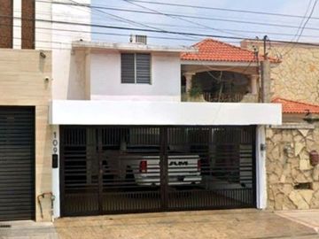 CASA EN TAMAULIPAS, SUPER AMPLIA, ACABADOS DE LUJO, CUENTA CON TODOS LOS SERVICIOS Y AMENIDADES