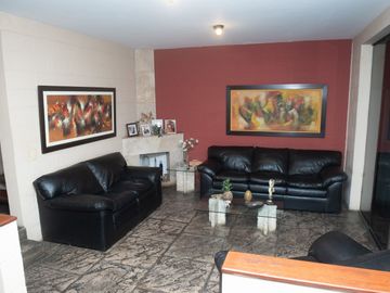 # 🏡 ¡Exclusiva Casa en Venta en Valle Hermoso – Santiago de Surco!