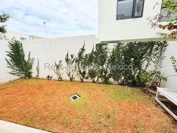 Casa en Renta | Esquina con Jardín Amplio | Zákia Bpa3305