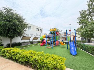 Casa en Renta | Esquina con Jardín Amplio | Zákia Bpa3305