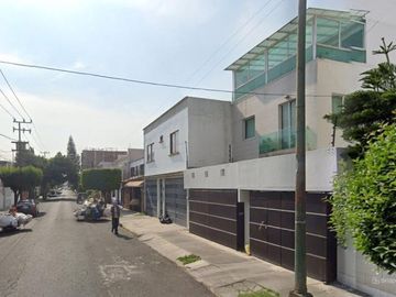 CASA EN VENTA EN COLONIA NUEVA SANTA MARIA, AZCAPOTZALCO, CDMX.