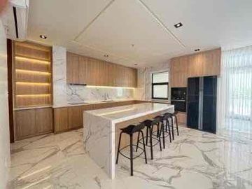 AYALA ALABANG VILLAGE MODERN HOUSE WITH ELEVATOR 1MILLION