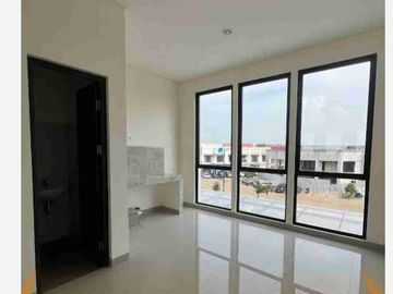 Dijual Double Balcony di Alfresco