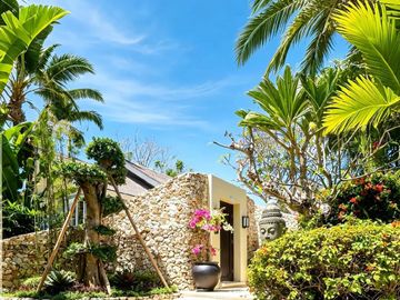 LUXURY VILLA DI TEBING KARMA KANDARA BEACH - UNGASAN BALI