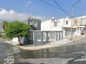 Casa en Venta en Colinas de Valle Verde, Monterrey, Nuevo León JP2