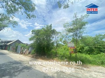 A 3 rai, 220 square wah (approximately 1.2 acres) vacant land plot. The land is located behind Wat Nong Khaem, on Soi Rom Yen, off Phutthasakhon Road