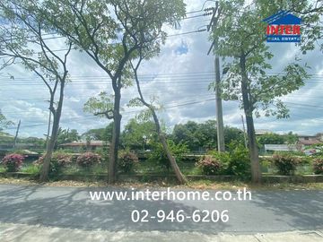A 3 rai, 220 square wah (approximately 1.2 acres) vacant land plot. The land is located behind Wat Nong Khaem, on Soi Rom Yen, off Phutthasakhon Road