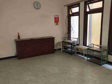 Sewa Rumah Semi Furnish, One gate sistem, Murah dan kawasan Elit