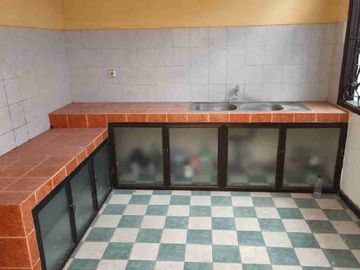 Sewa Rumah Semi Furnish, One gate sistem, Murah dan kawasan Elit