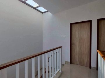 Dijual Ruko 3.5 lantai Jodoh Square (Hook) full renovasi dan interior