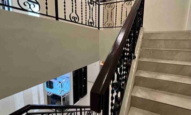 Rumah Bagus semi furnished di Kota wisata cibubur
