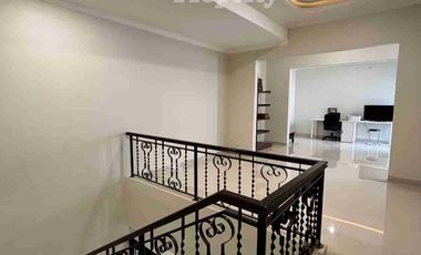 Rumah Bagus semi furnished di Kota wisata cibubur