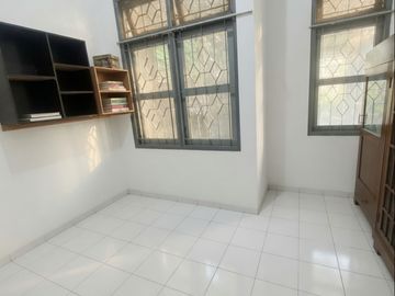 Dijual Rumah Mewah Halaman Sangat Luas Kekinian, Siap Huni di Klodran Colomadu Karanganyar