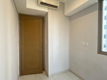 disewakan 2 bedroom semi furnish taman anggrek residence
