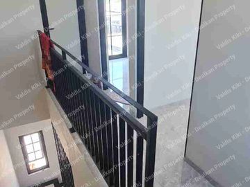 RUMAH MINIMALIS BARU GRESS DI MEDOKAN AYU RUNGKUT SURABAYA TIMUR