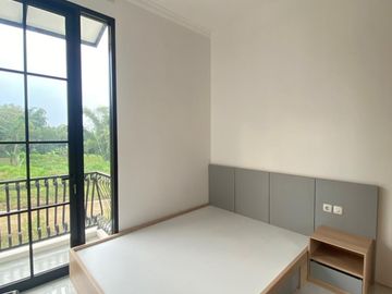 VILLA 2 LANTAI DI KOTA BATU DENGAN VIEW GUNUNG PANDERMAN DAN ARJUNA