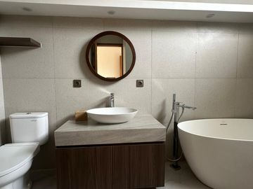 VILLA READY BRAND NEW BIG POOL MODERN KAWASAN STARTEGIS SABA NEAR BEACH